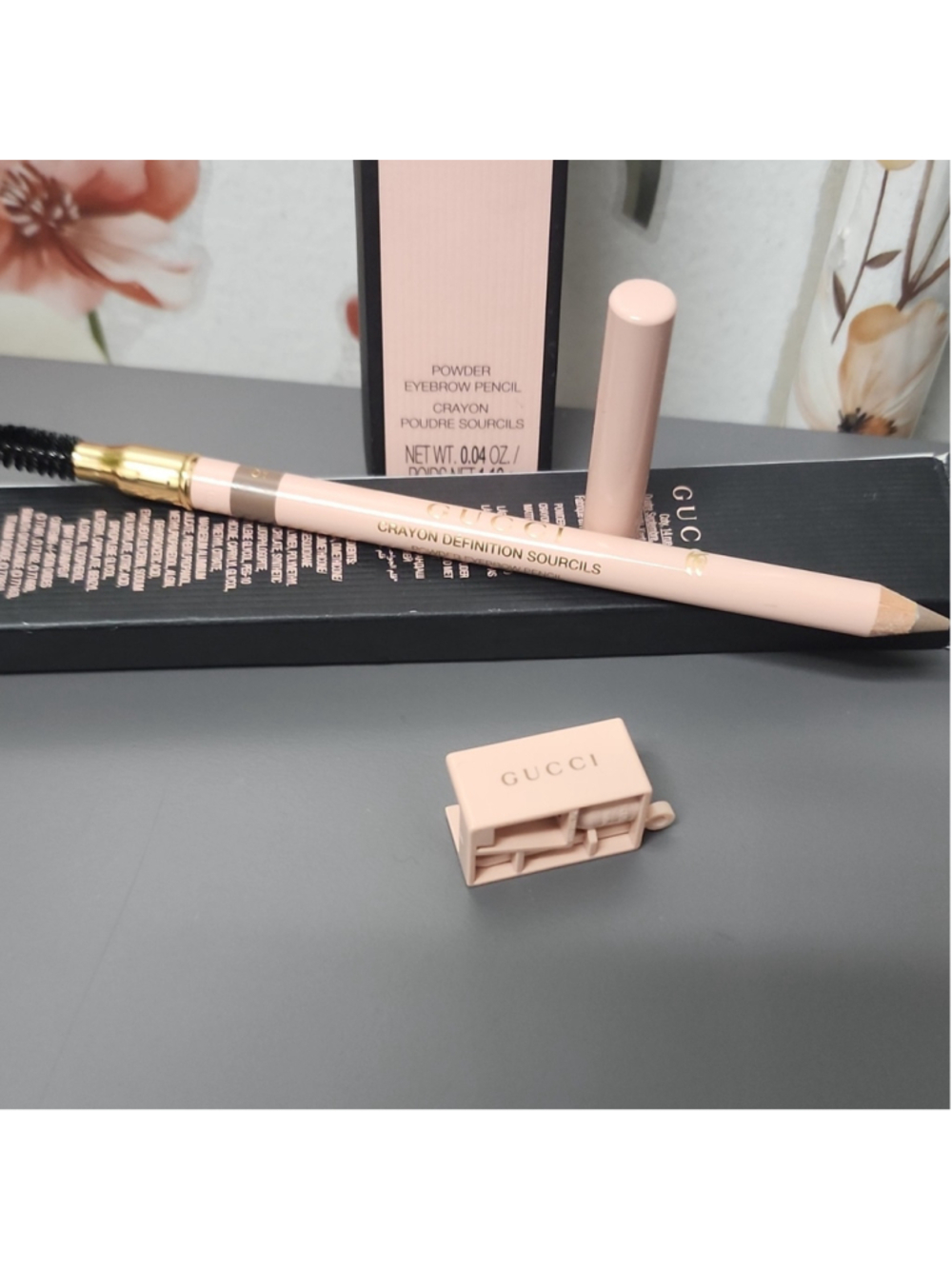 Gucci Crayon Définition Sourcils 01 Taupe Powder Eyebrow Pencil Natural 0.04 oz - Picture 7 of 7